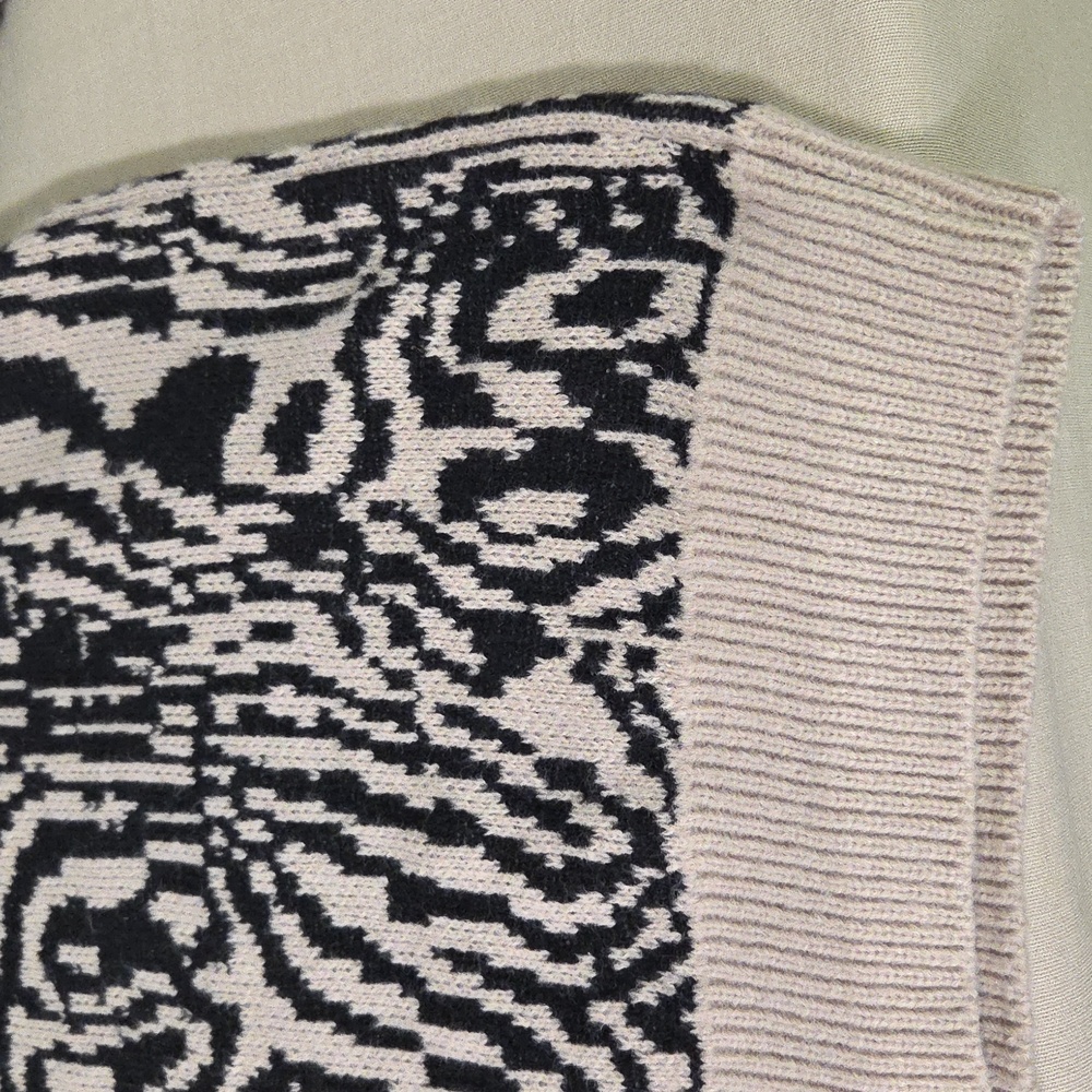 Sweet Rain Black and Cream Knit Sweater SZ MED OVERSIZED - Picture 7 of 7